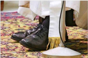 zapatos negros del Papa